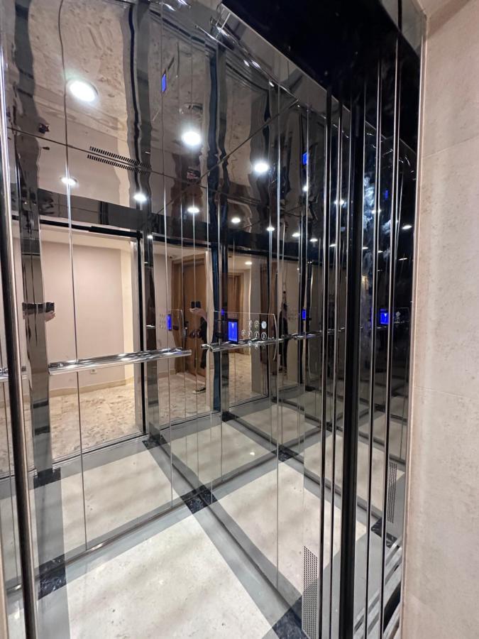 טביליסי Hotel Embassy מראה חיצוני תמונה