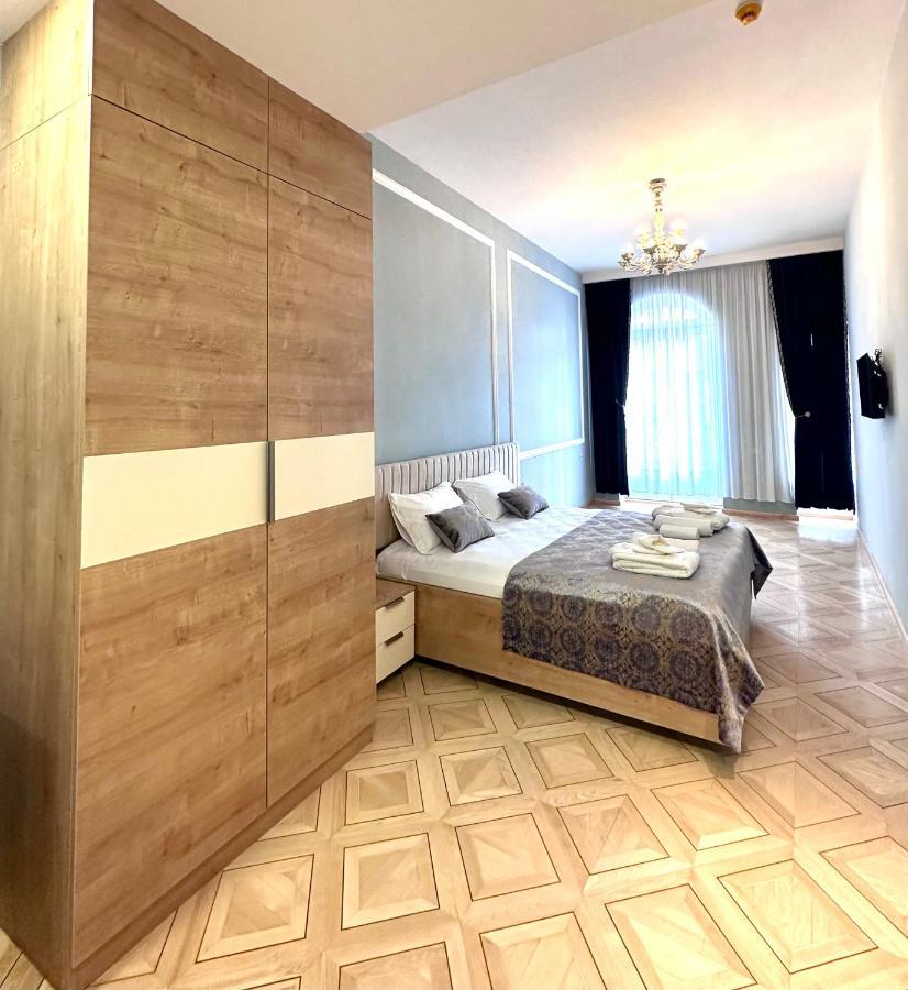 טביליסי Hotel Embassy מראה חיצוני תמונה