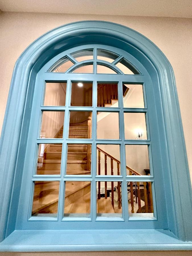 טביליסי Hotel Embassy מראה חיצוני תמונה