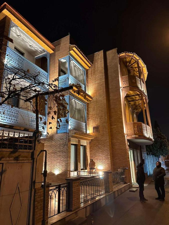 טביליסי Hotel Embassy מראה חיצוני תמונה