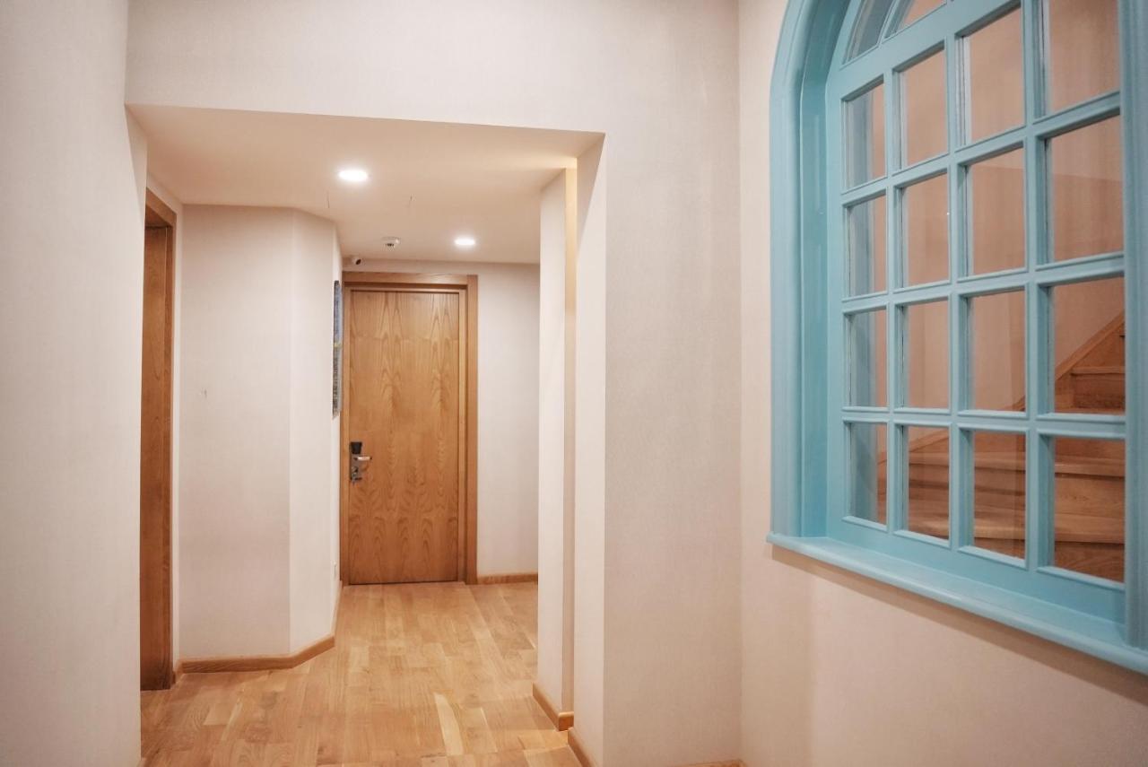טביליסי Hotel Embassy מראה חיצוני תמונה