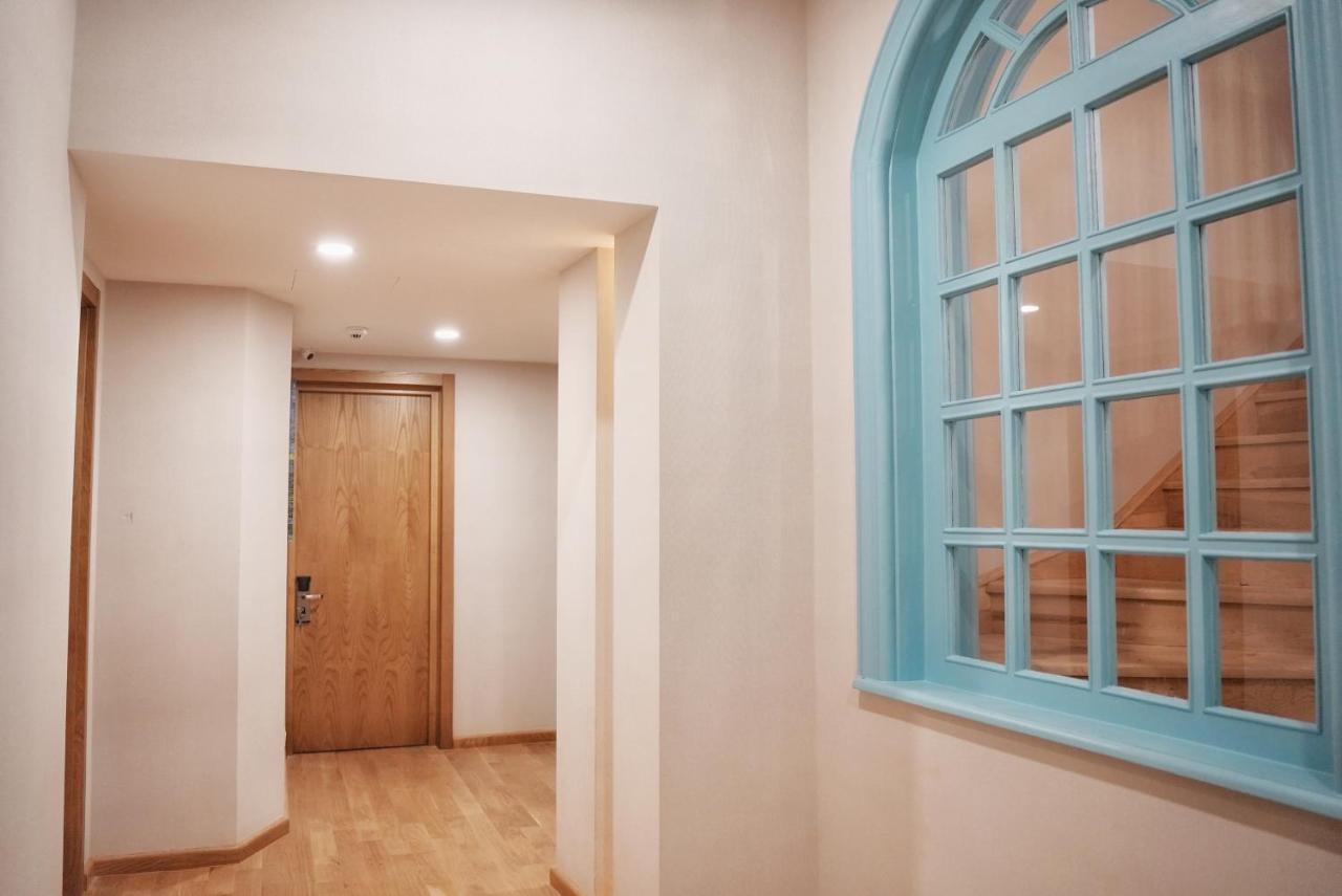 טביליסי Hotel Embassy מראה חיצוני תמונה