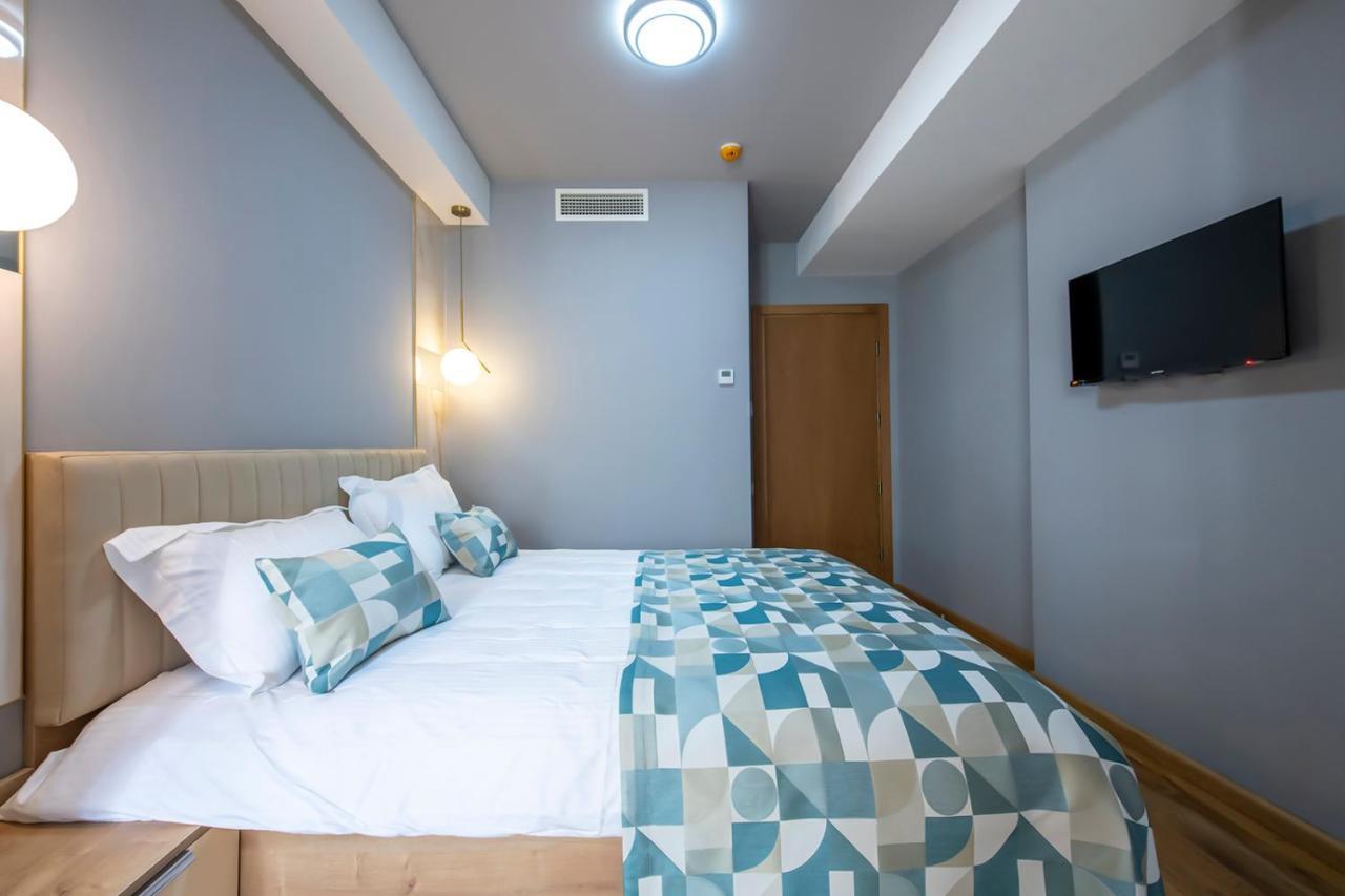 טביליסי Hotel Embassy מראה חיצוני תמונה