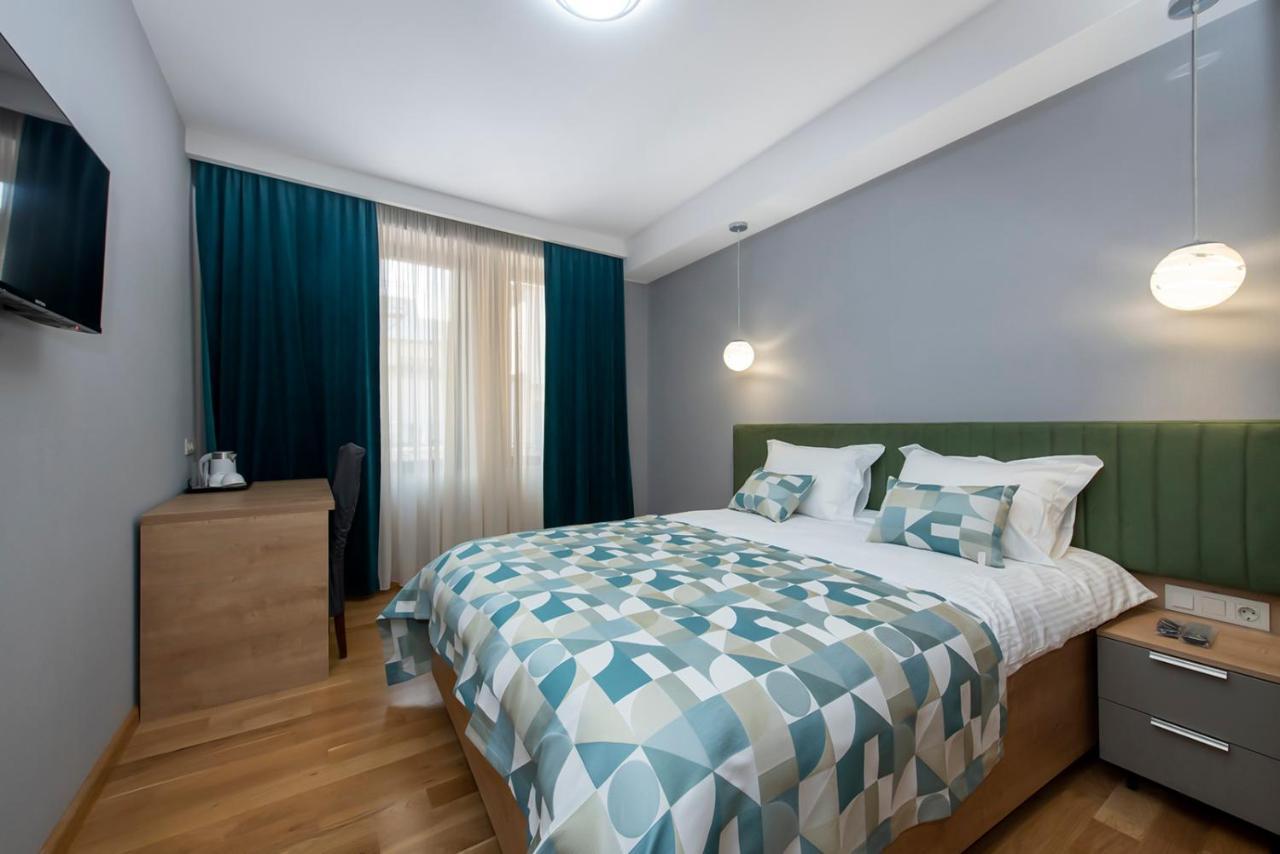 טביליסי Hotel Embassy מראה חיצוני תמונה